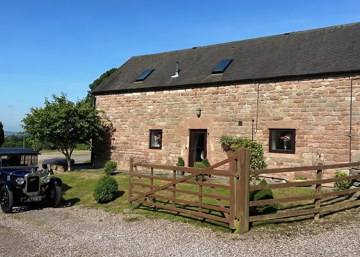 Classy 2 Bed Peak District Cottage Barn Near Alton Towers, Polar Bears, Chatsworth House
