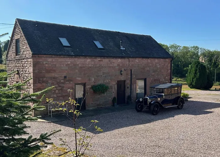Classy 2 Bed Peak District Cottage Barn Near Alton Towers, Polar Bears, Chatsworth House